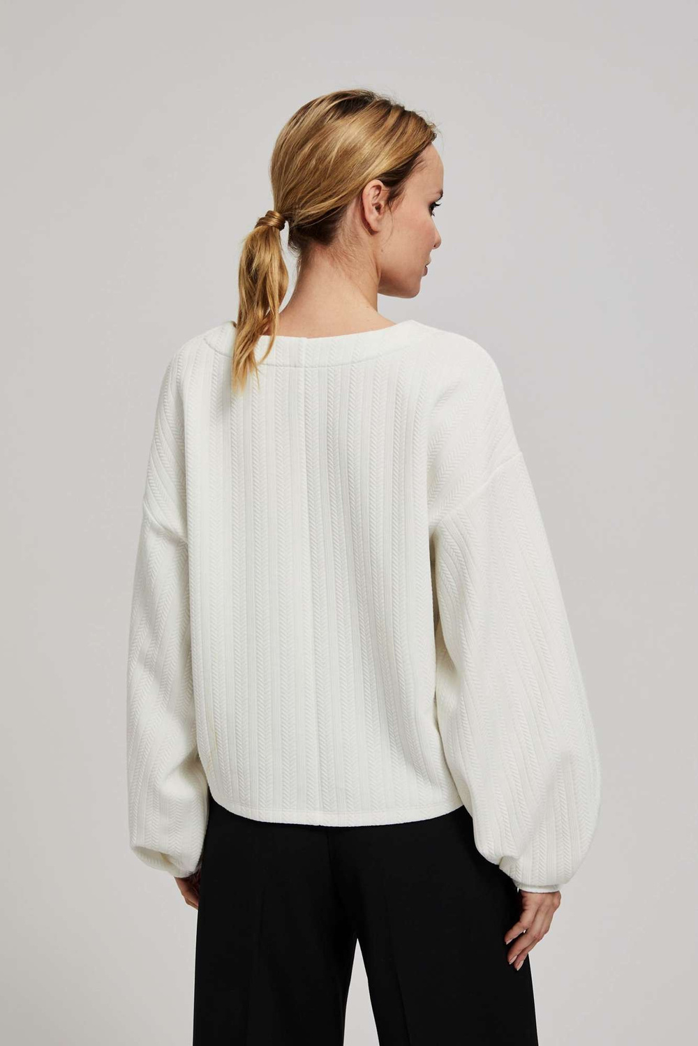 Sweatshirt with fluffy sleeves