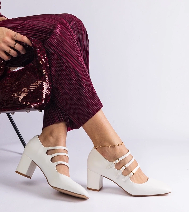 Gemre Pantofi albi cu toc gros și catarame decorative Izida