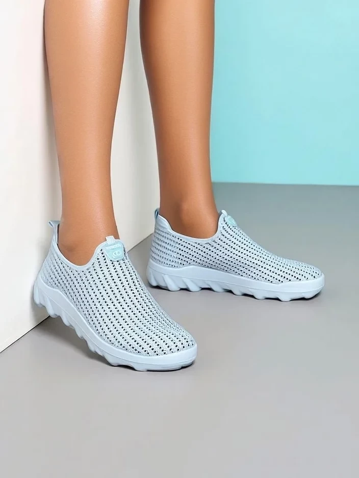 Resti Womens slip-on fabric sports shoes Eraste