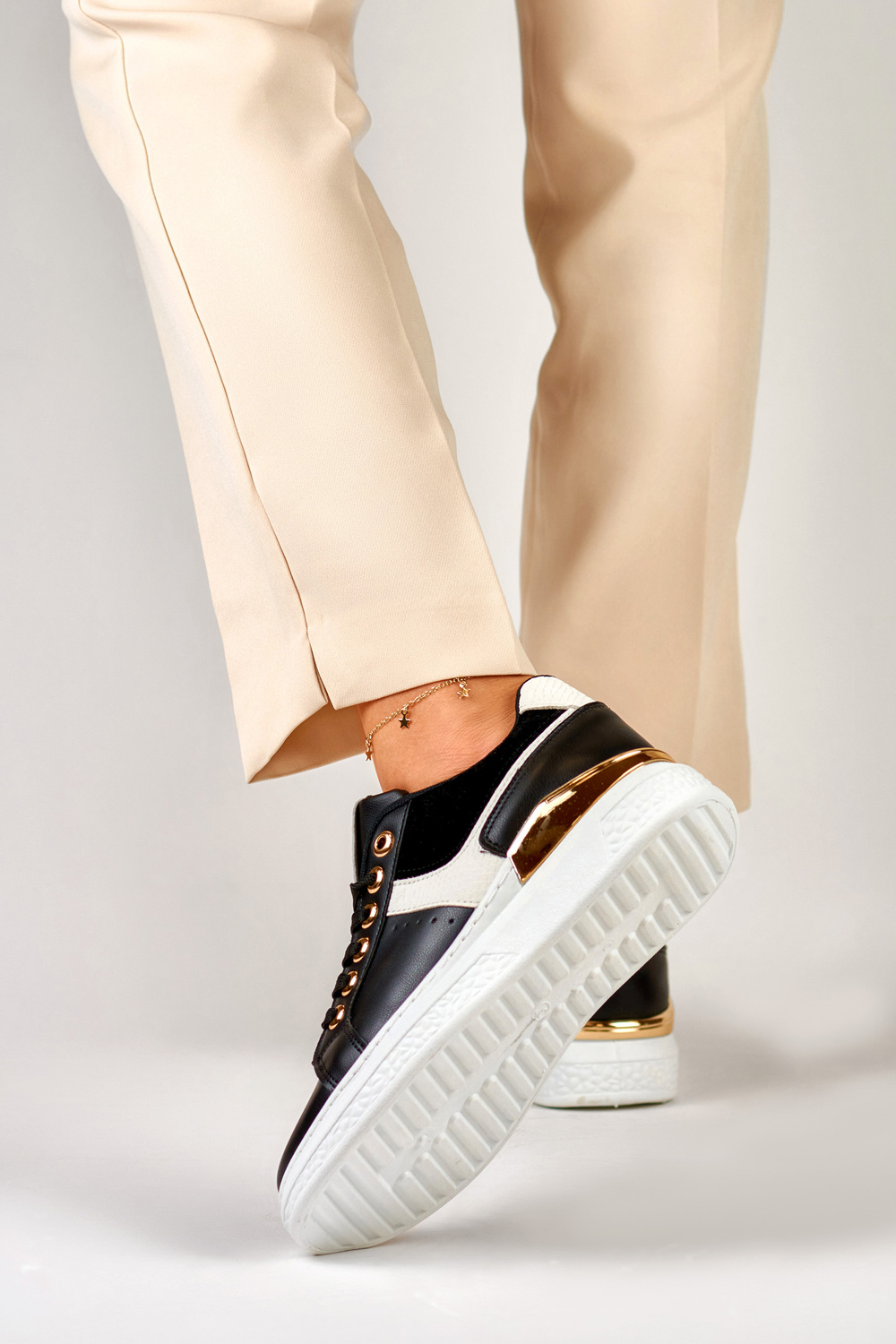 primohurt Biało-czarne sneakersy damskie na platformie Eliza