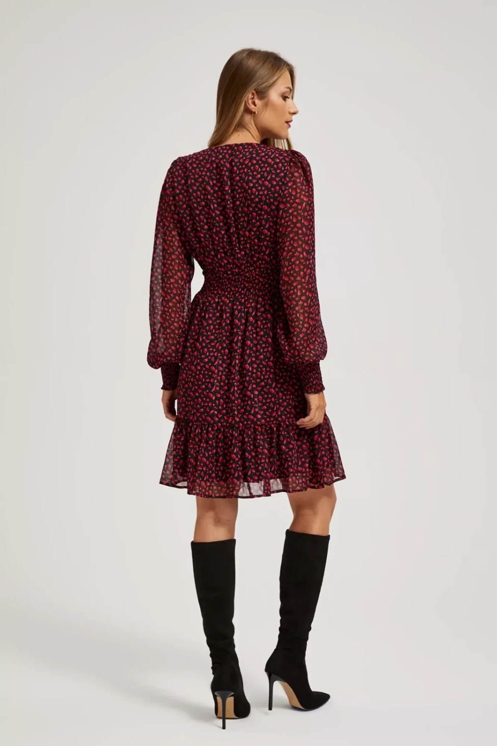 Marisse Black Dress With Puff Sleeves And A V-Neck