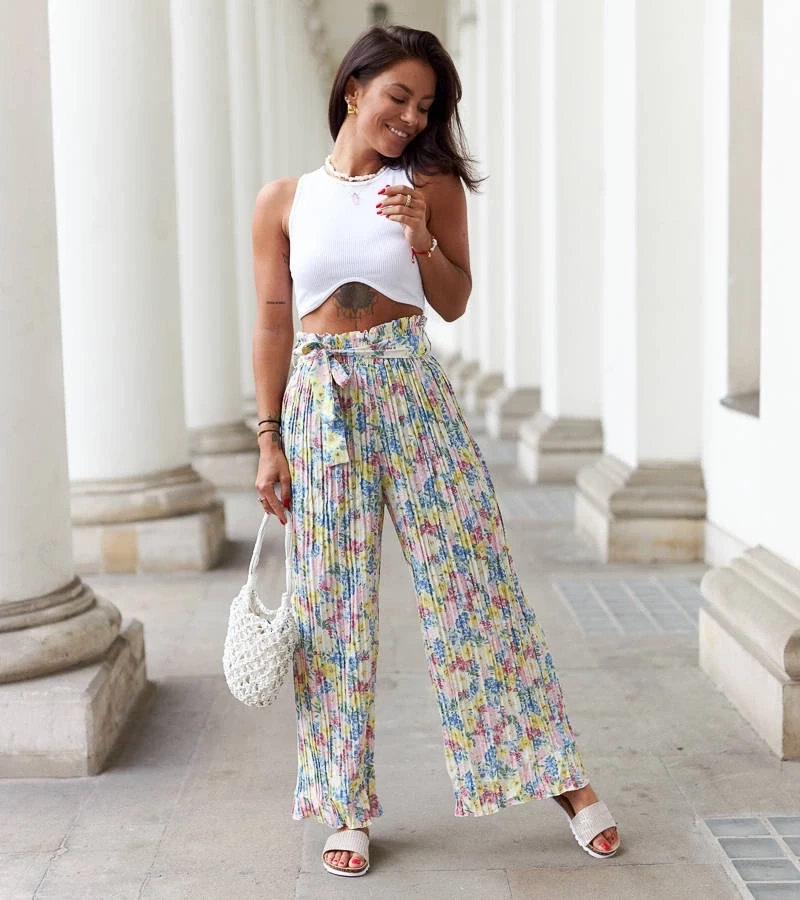 Gemre Cesate pantaloni plisați cu flori galbene Cesate