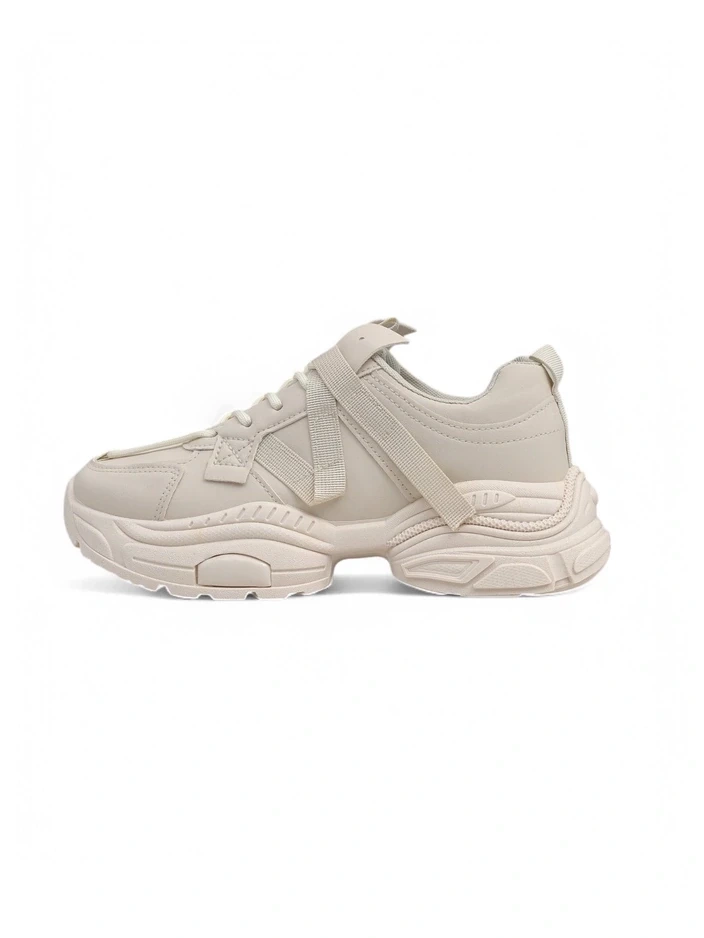 Resti Women&#039;s sporty sneakers with a thicker sole Quensi