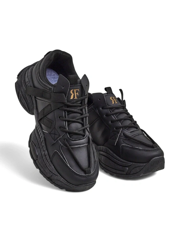 Resti Women&#039;s sports sneakers on a thicker sole Quensi