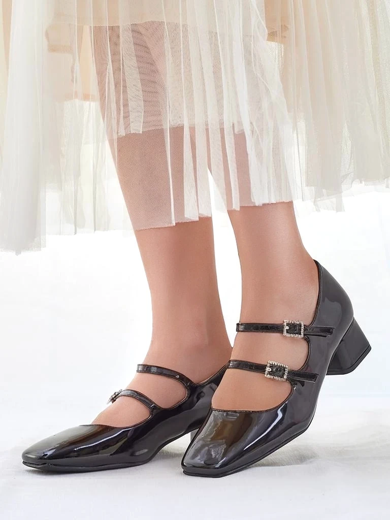 Resti Glossy women&#039;s heeled pumps with straps Vible