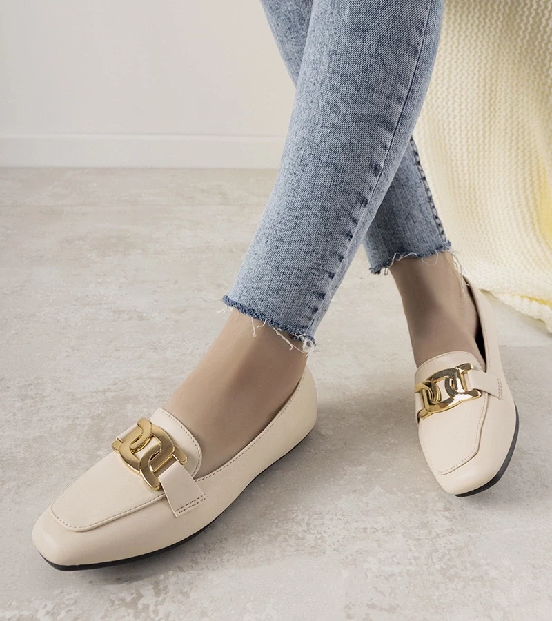 Gemre Mocasini bej cu ornament auriu Hashtag