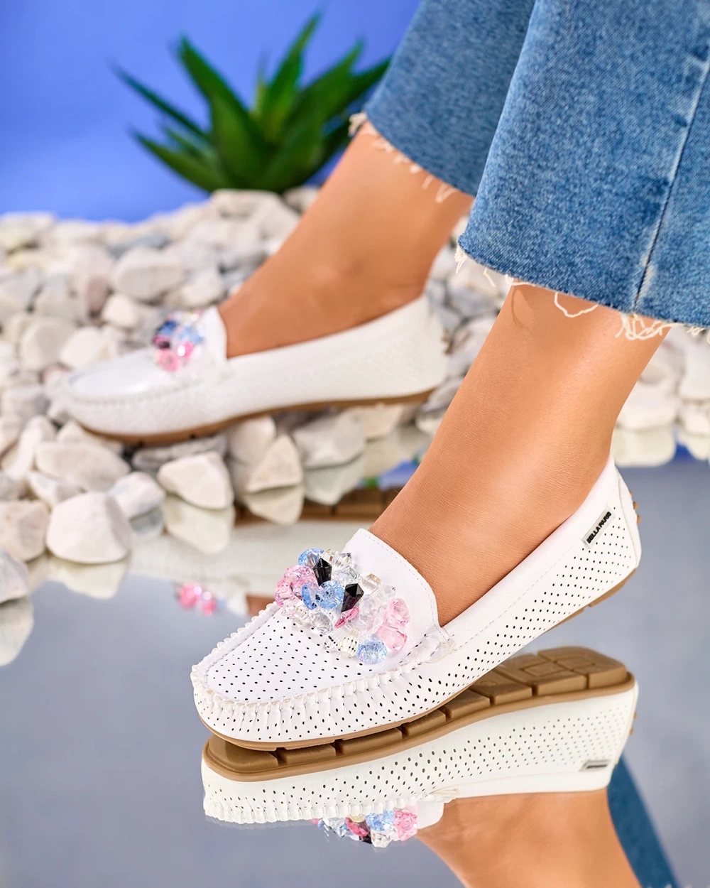 Resti Women&#039;s openwork white moccasins with decorative crystals Cizzas