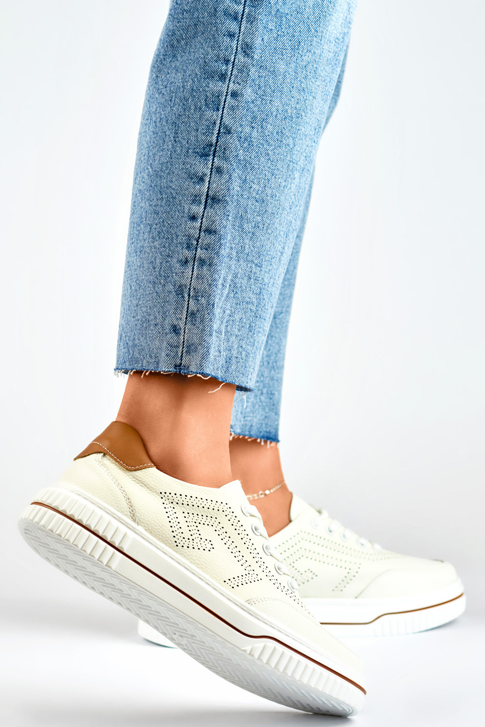 primohurt Białe sznurowane buty damskie ze skóry naturalnej