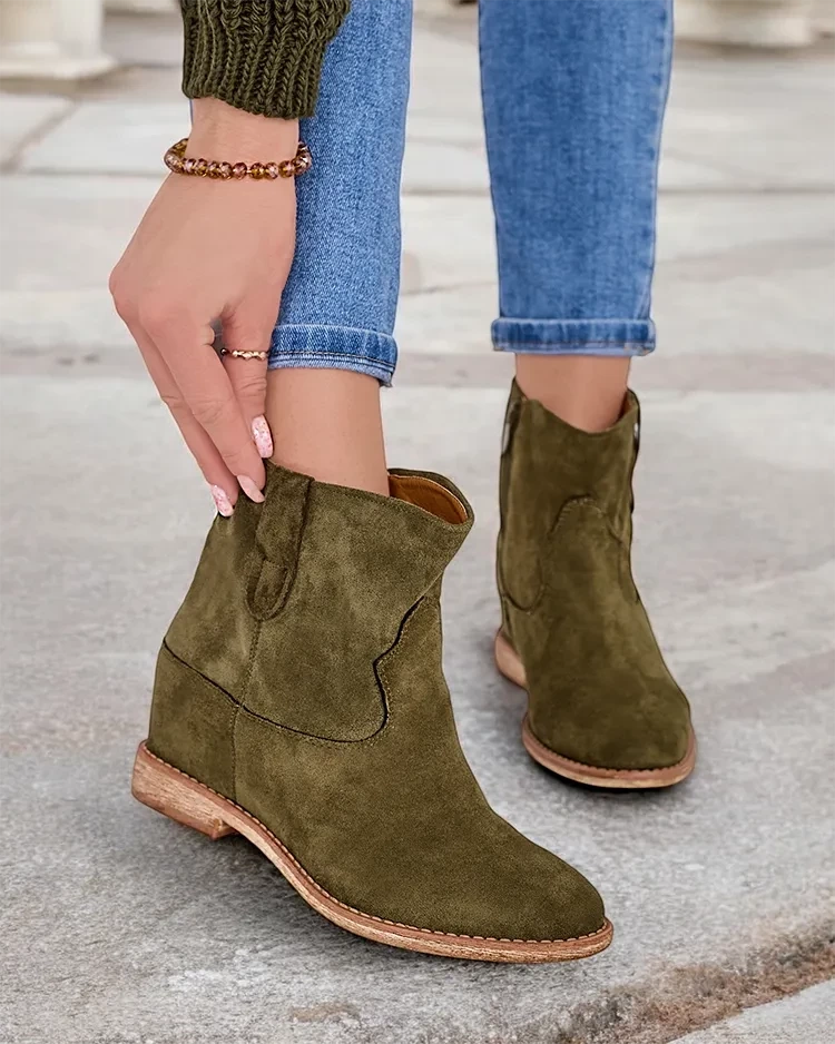 Resti Boots in cowboy style on a covered wedge heel Patorias