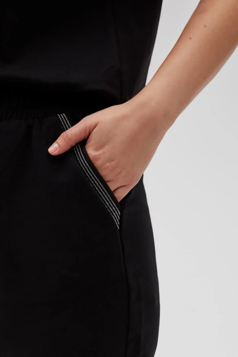 Marisse Women's Shorts L-Sh-4604 Black