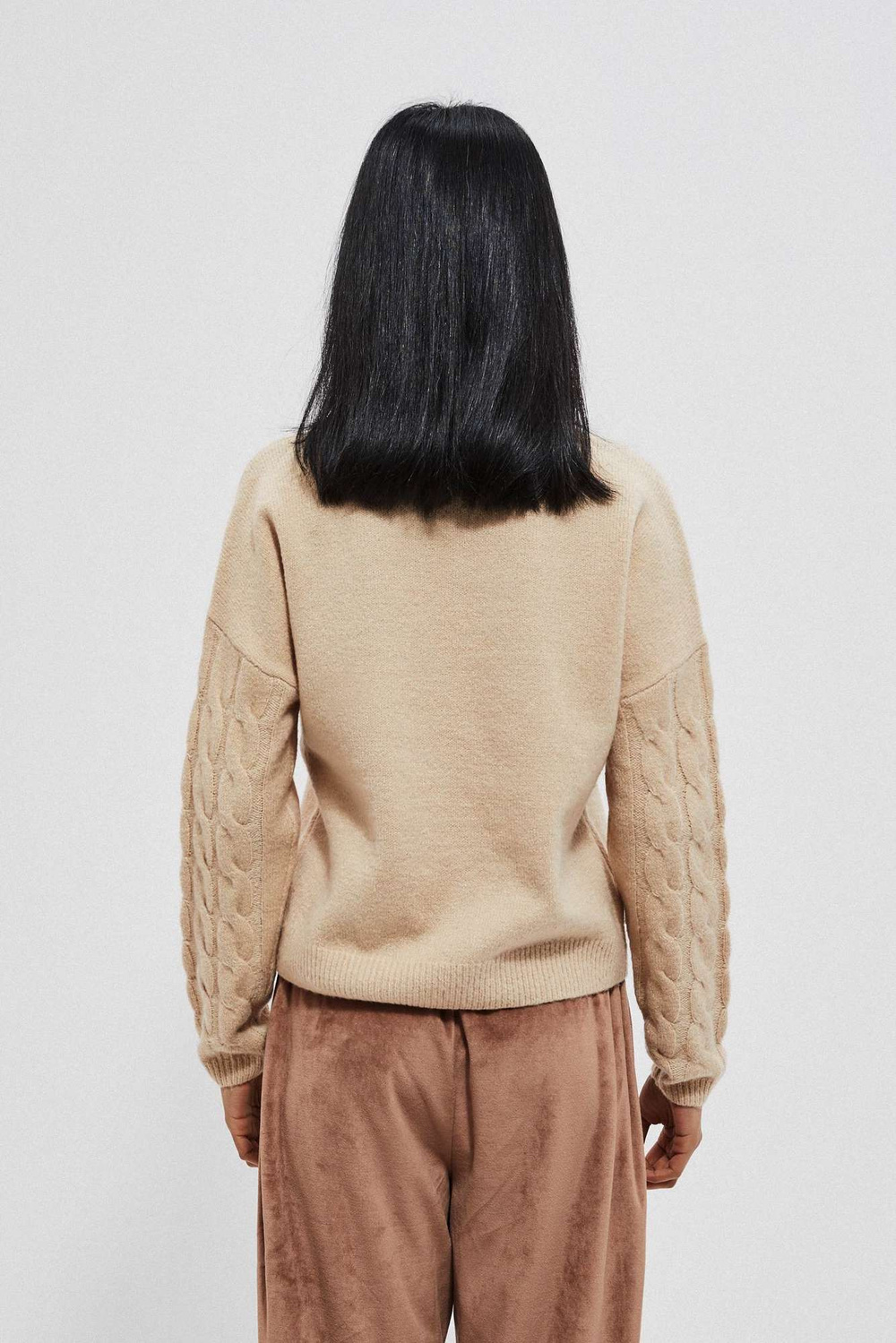 Sweater with decorative knit - beige
