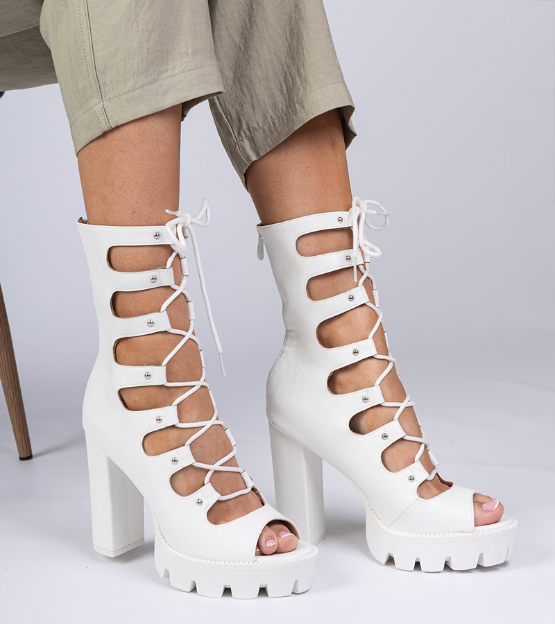marka niezdefiniowana White high-heeled boots with cut-outs Marsala