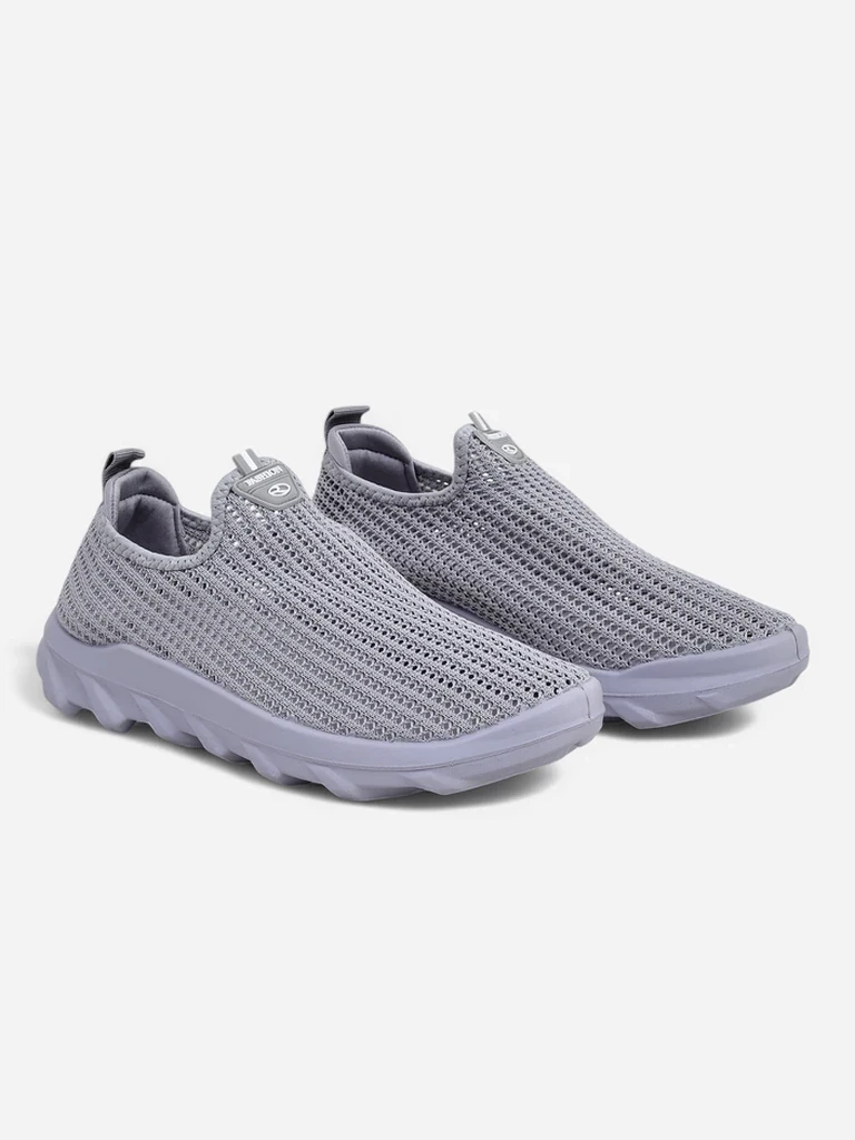 Resti Women's Slip-On Fabric Sports Shoes Erra