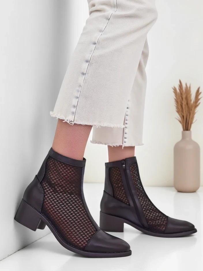 Resti Perforated Women&#039;s Low Heeled Ankle Boots Rowices