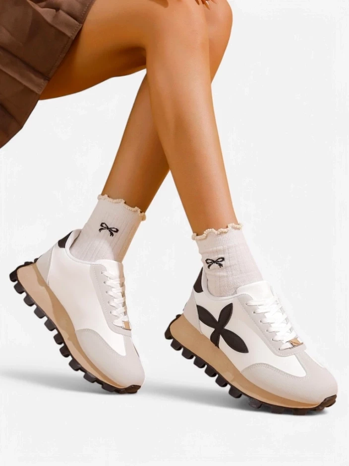 Resti Women's sporty sneakers on a thicker sole Aloqa