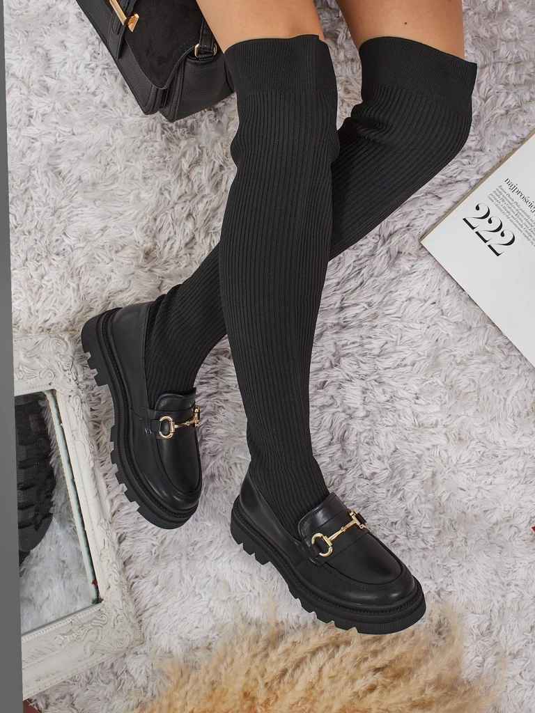 Dámske vysoké slip-on čižmy s ozdobou