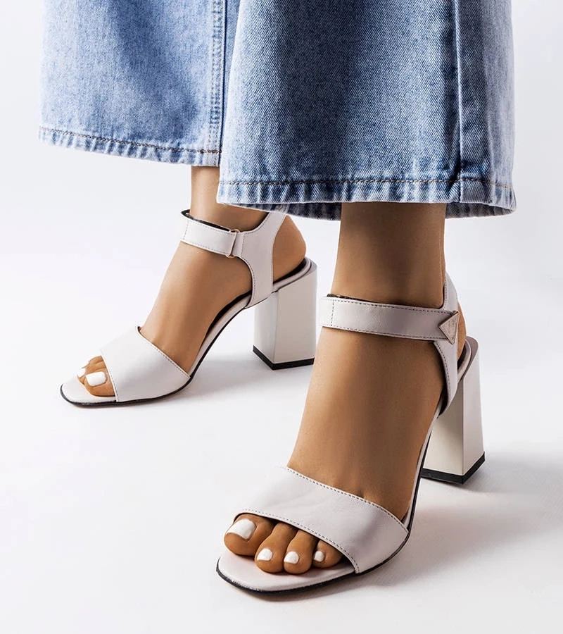 D/CEO Black sandals on a block heel Millo