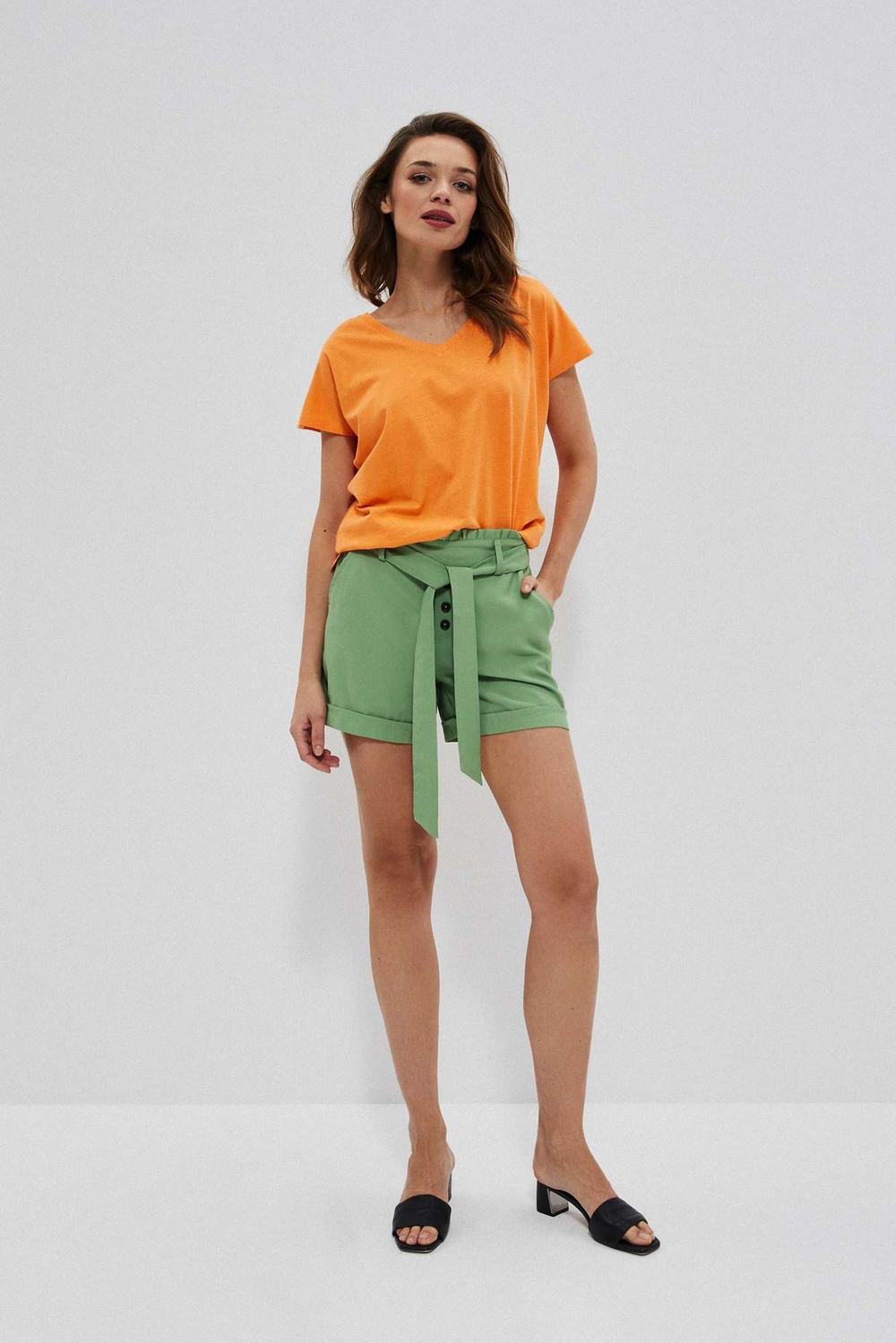 Simple shorts with tie