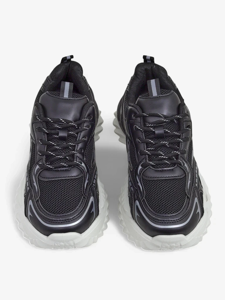 Resti Women's sports sneakers on a thicker sole Nettes