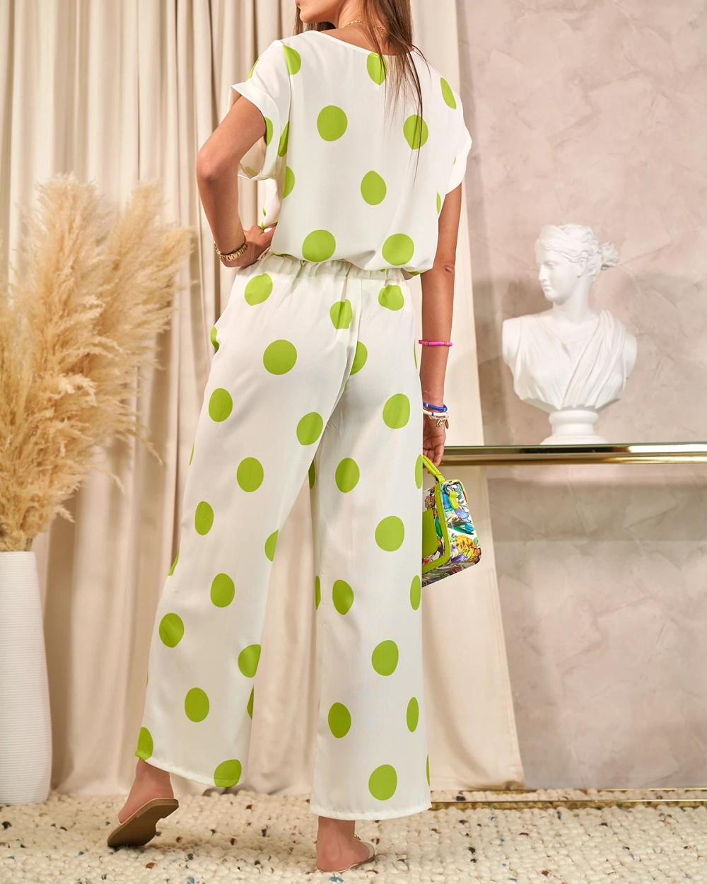 Resti Green and white women's pea set
