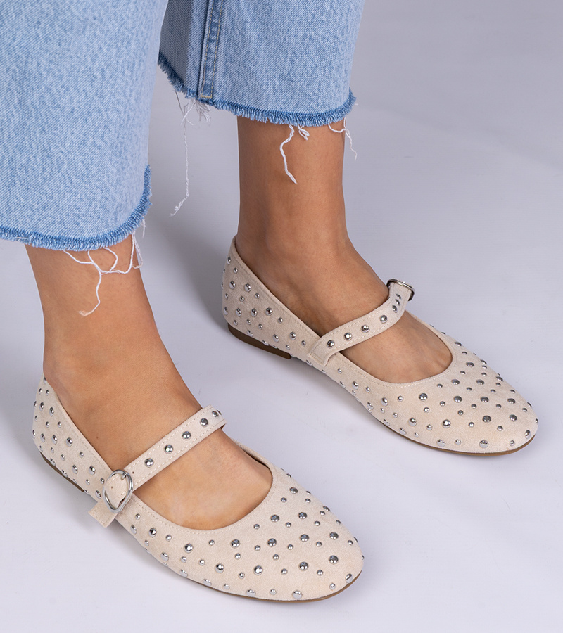marka niezdefiniowana Beige ballerinas with studs and buckle Salos