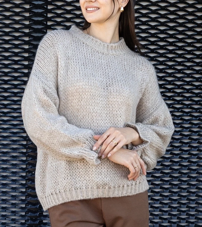 UR/CEO Bright beige asymmetrical sweater Castia