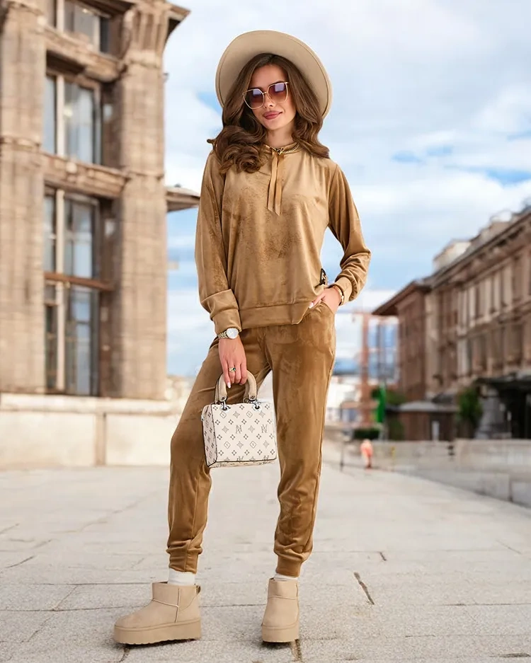 Resti Women's set a'la velour