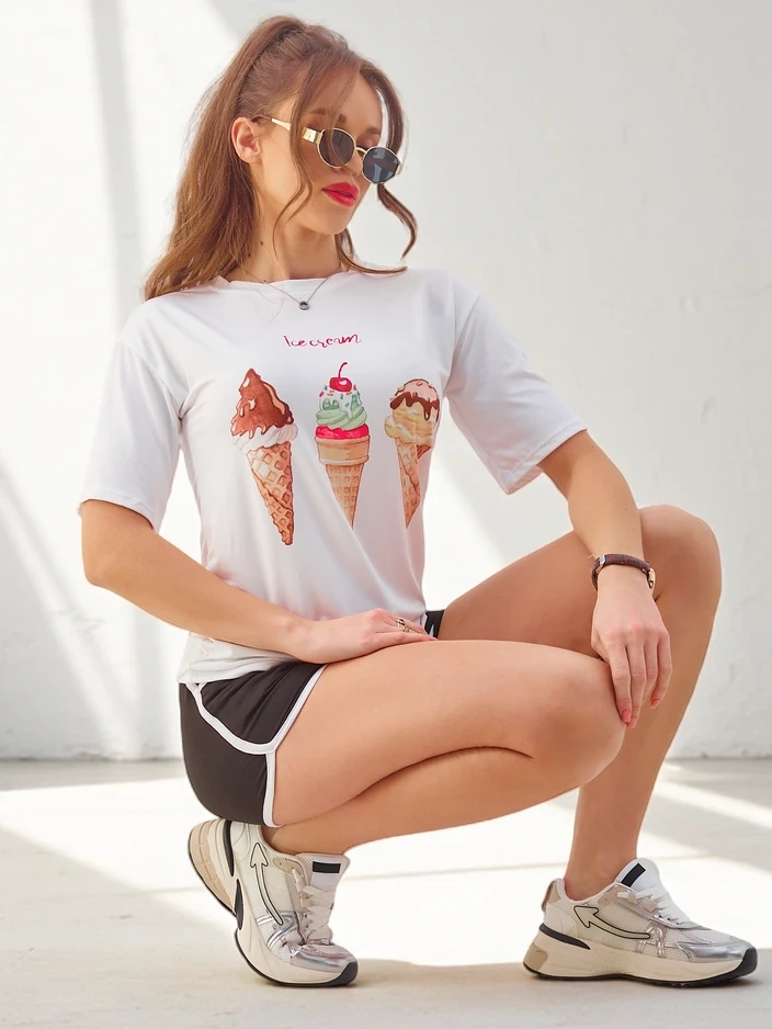 Resti Women's sports set with a t-shirt and shorts Ice Cream