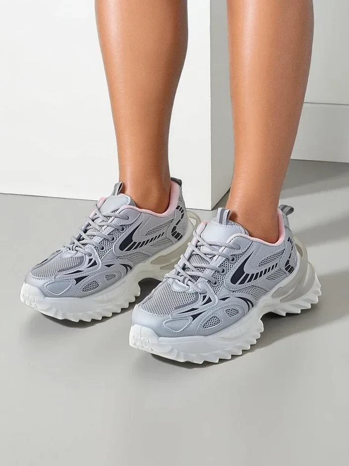 Resti Women's sporty sneakers on a thicker sole Annete
