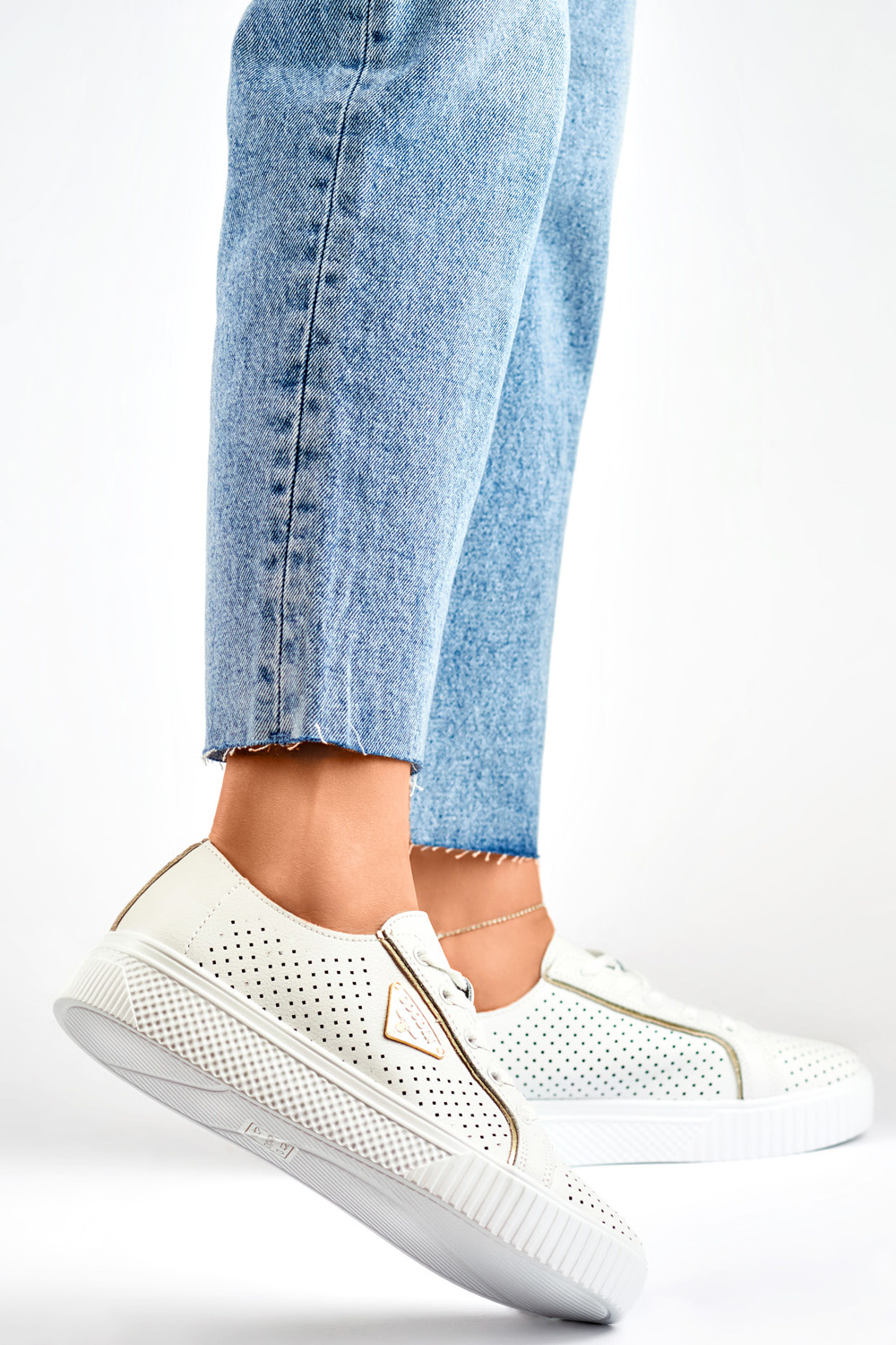 primohurt Białe ażurowe buty sportowe damskie ze skóry naturalnej