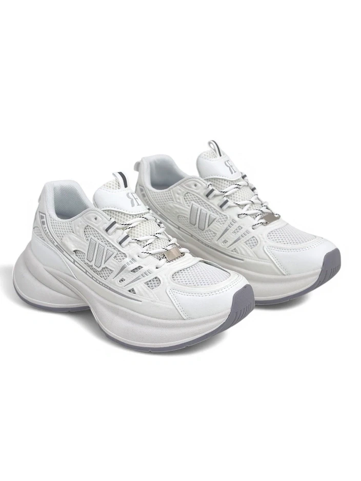 Resti Women's sport sneakers on a thicker sole Roality