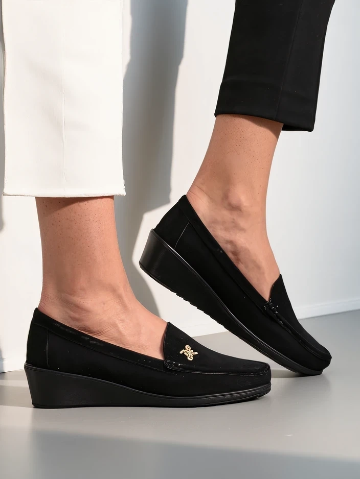 Resti Women&#039;s moccasins on a low wedge Lomman