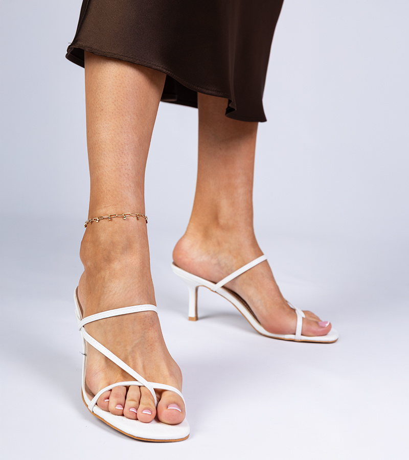 marka niezdefiniowana White elegant heeled slides Kapilon