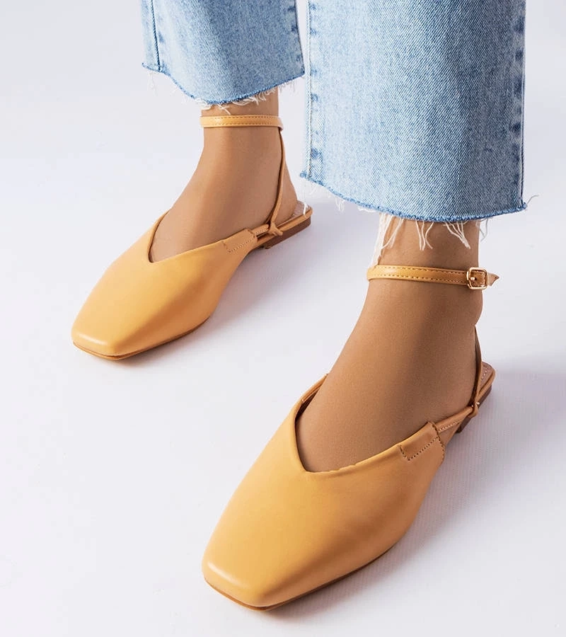D/CEO Beige sandals Rosina