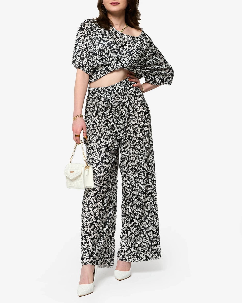 Resti Women's black floral pleated set - Clothing