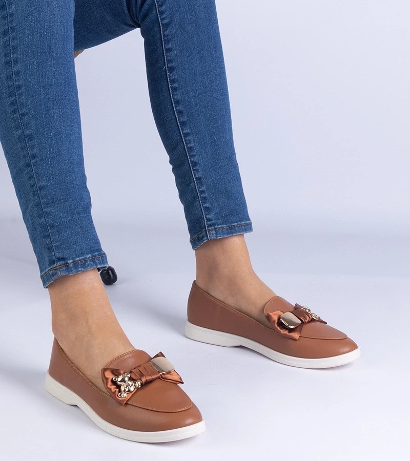 Gemre Mocasini maro decorați cu fundiță și ursuleț auriu Nensi