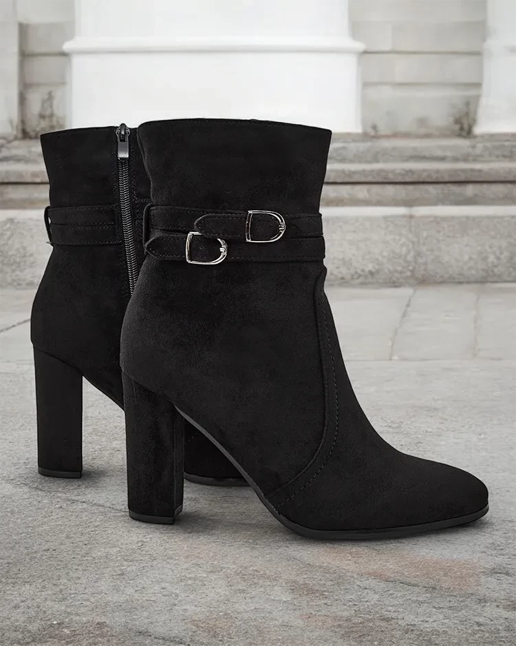 Resti Women&#039;s ankle boots on a post Aminor