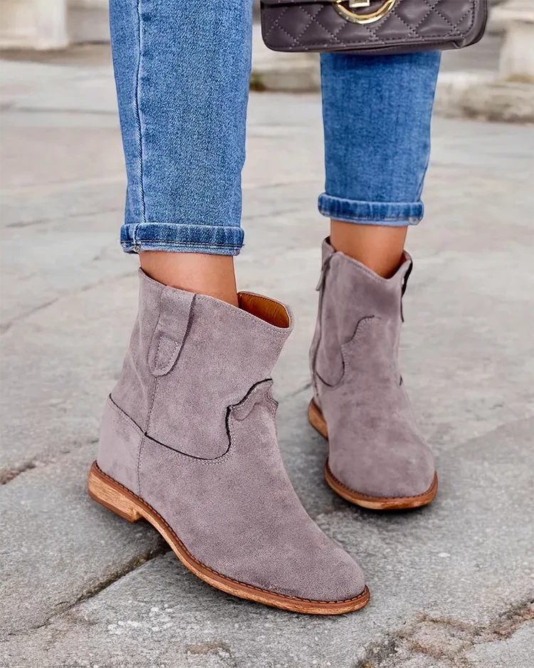 Resti cowboy-style boots on a covered wedge Patorias