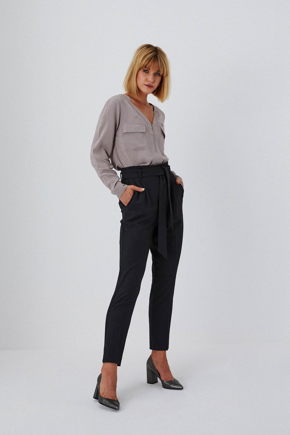 Pantaloni eleganti cu talie inalta