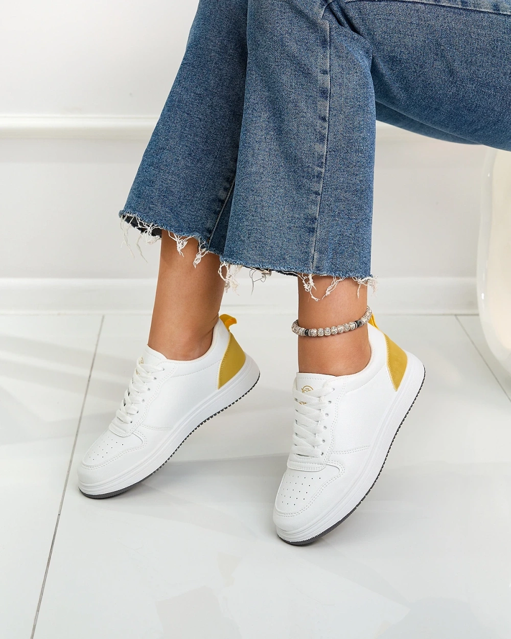 Resti White and yellow classic sports shoes Colorburst Classics