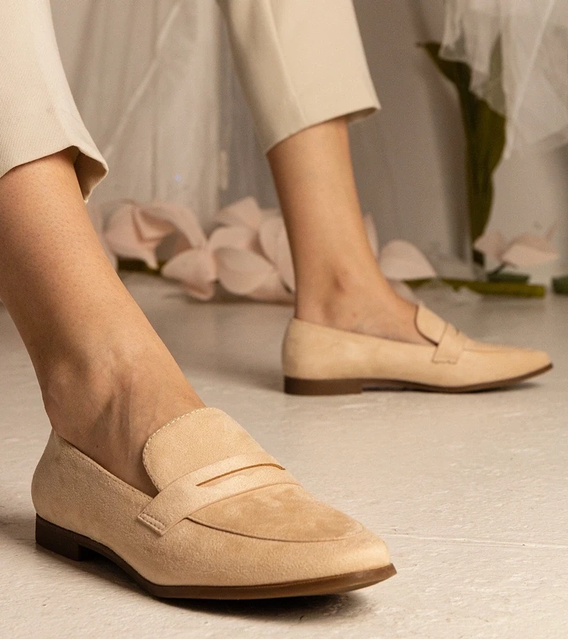 Gemre Mocasini clasici bej pentru femei Nageri