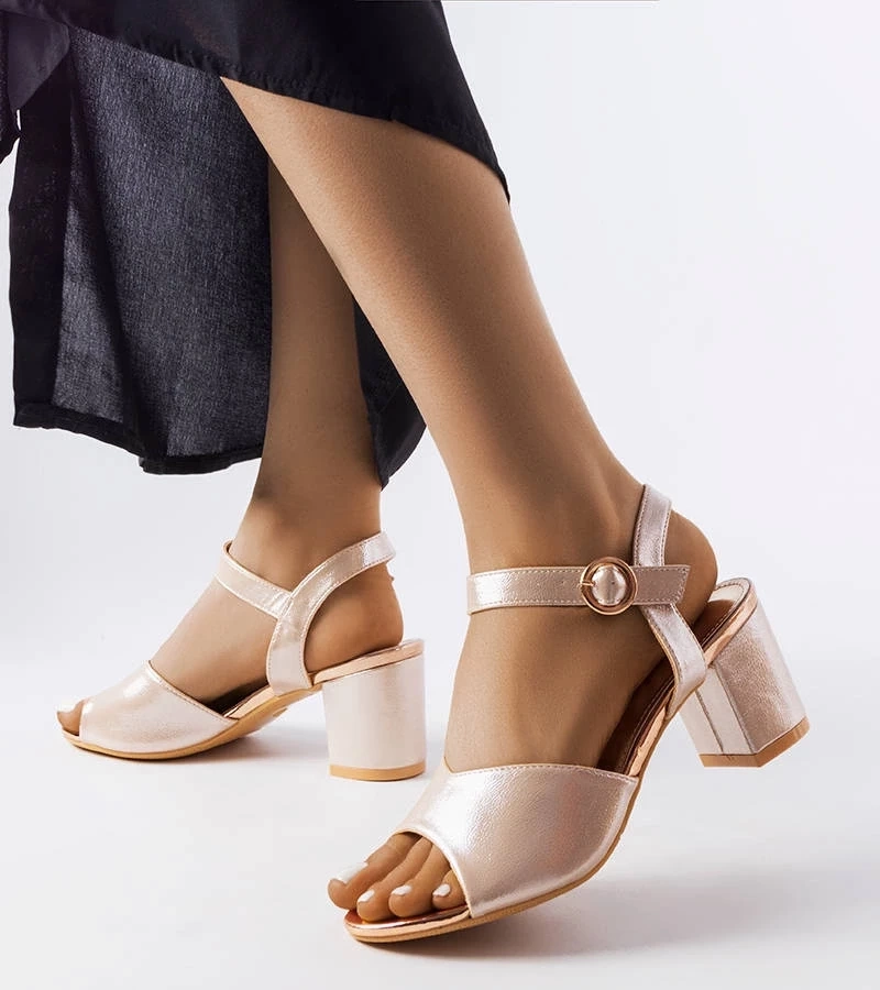 Gemre Sandale stiletto aurii Vinceza