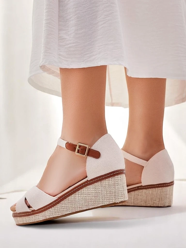 Resti Women&#039;s wedge sandals without toes Terrific