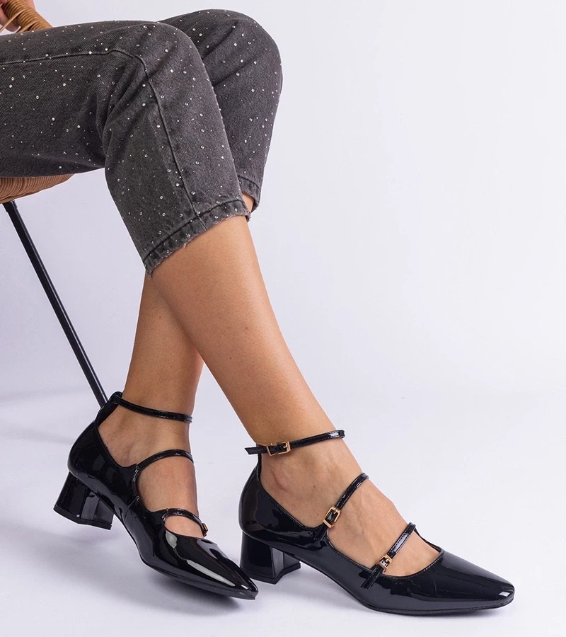 D/CEO Silver pumps Lepley