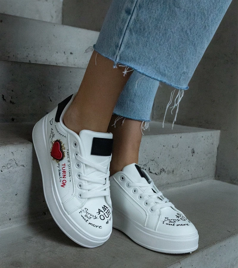 D/CEO White trainers Justar