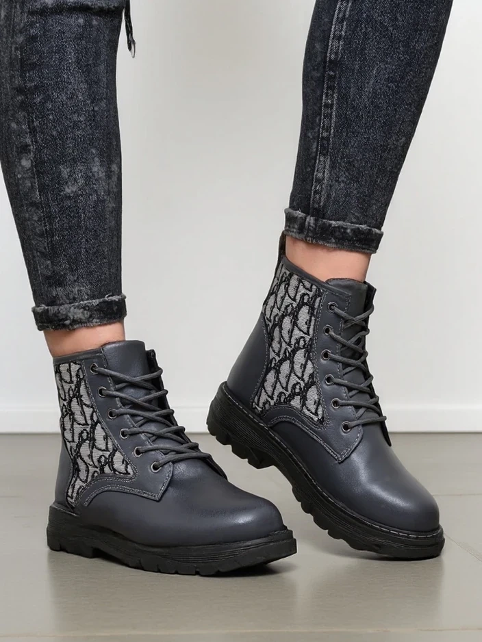 Resti Women's ankle boots with print Efrioz