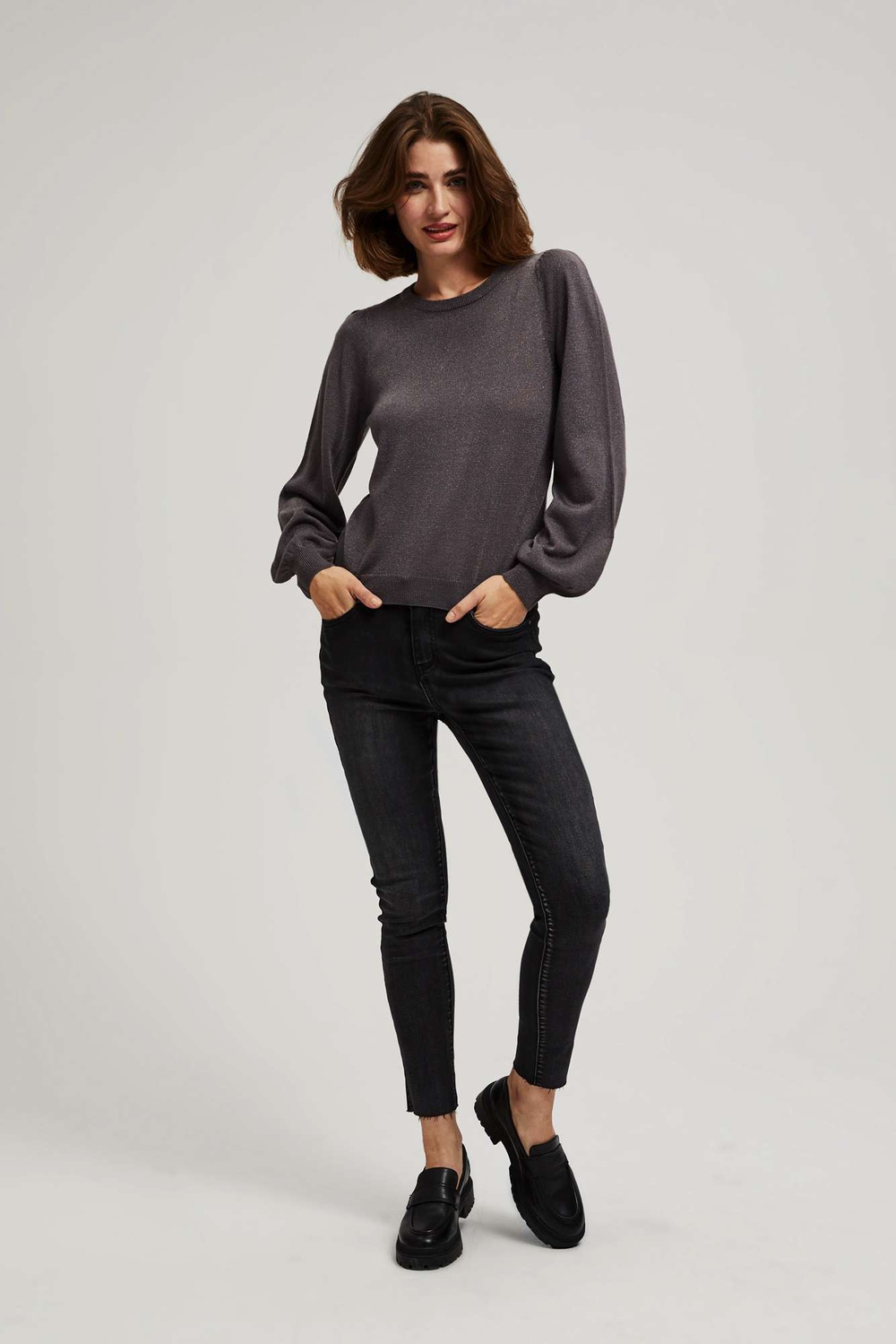 Sweater with puff sleeves and metal thread