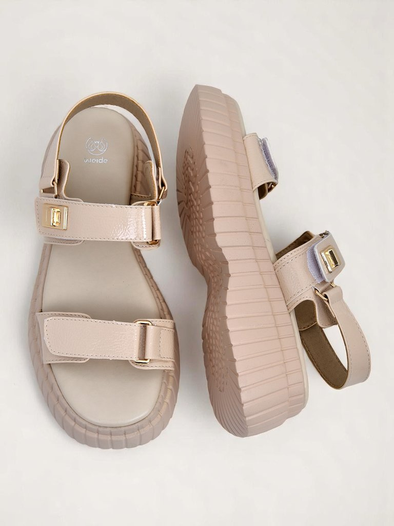 Resti Women's sandals on a thicker sole Aganda