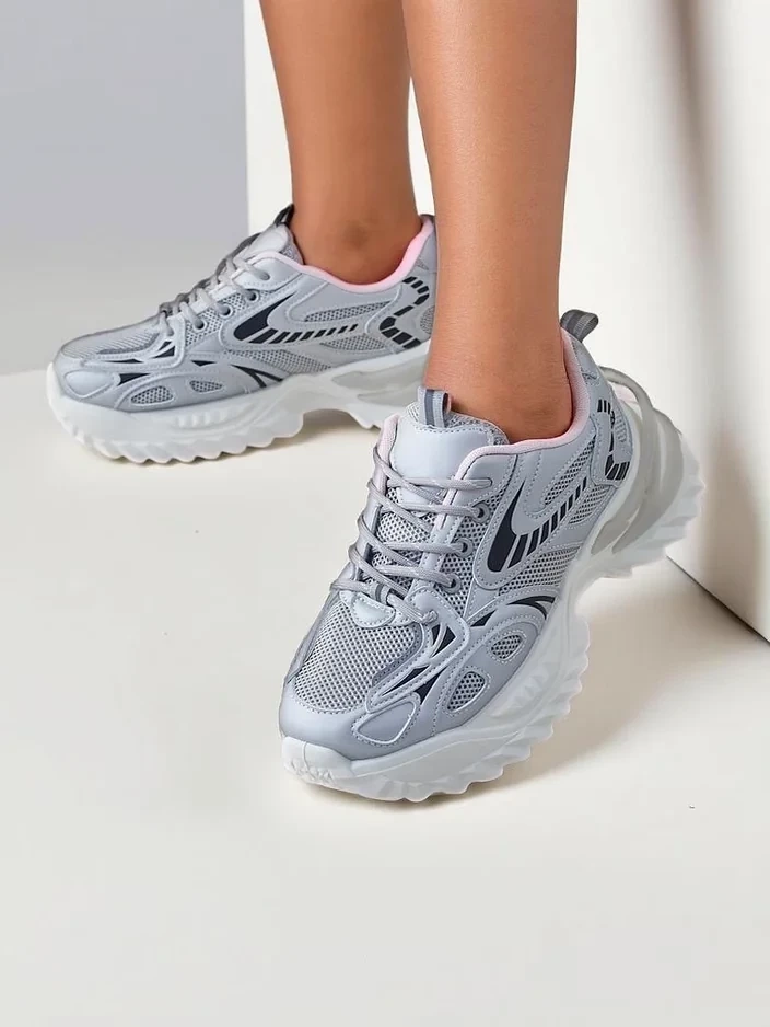 Resti Womens sporty sneakers on a thicker sole Annete