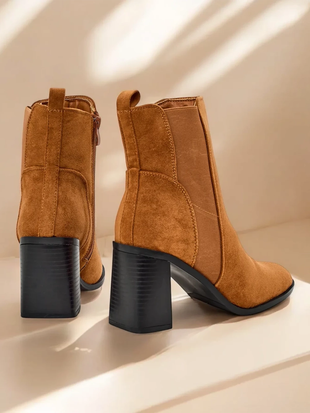 Resti Women's ankle boots on a chunky heel Enotto